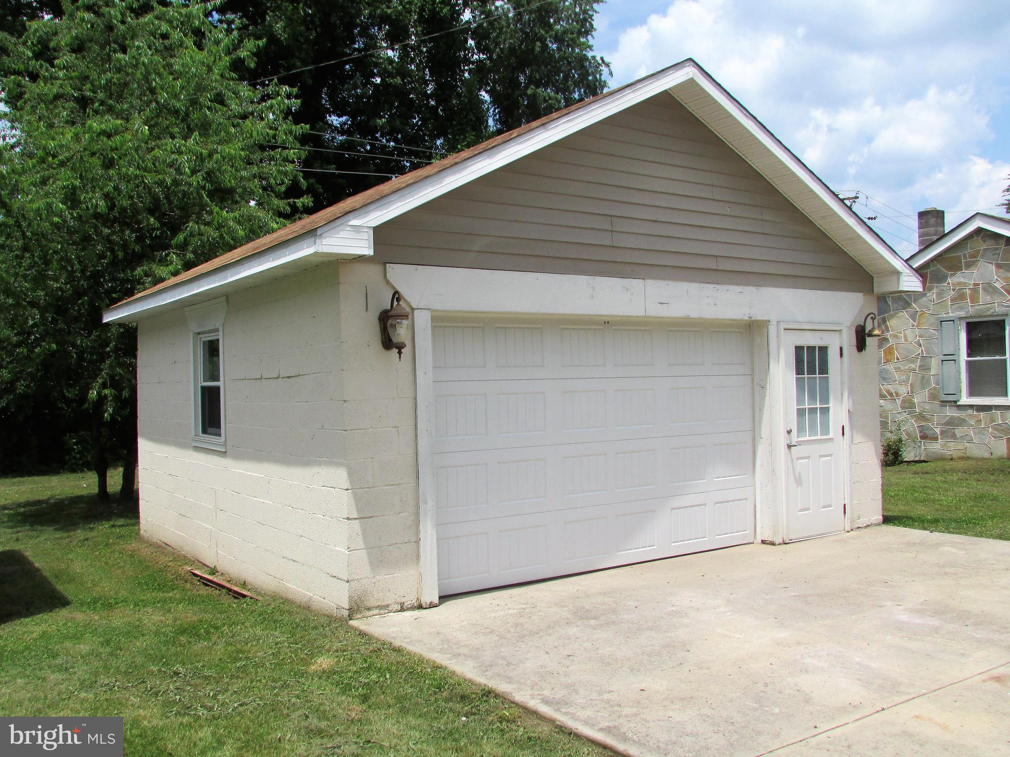 SUNNYSIDE/VASQUEZ - Residential Lease