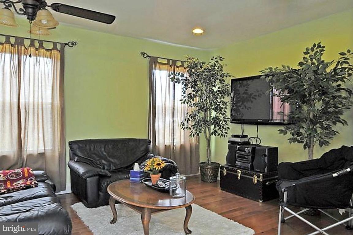 SUNNYSIDE/VASQUEZ - Residential Lease