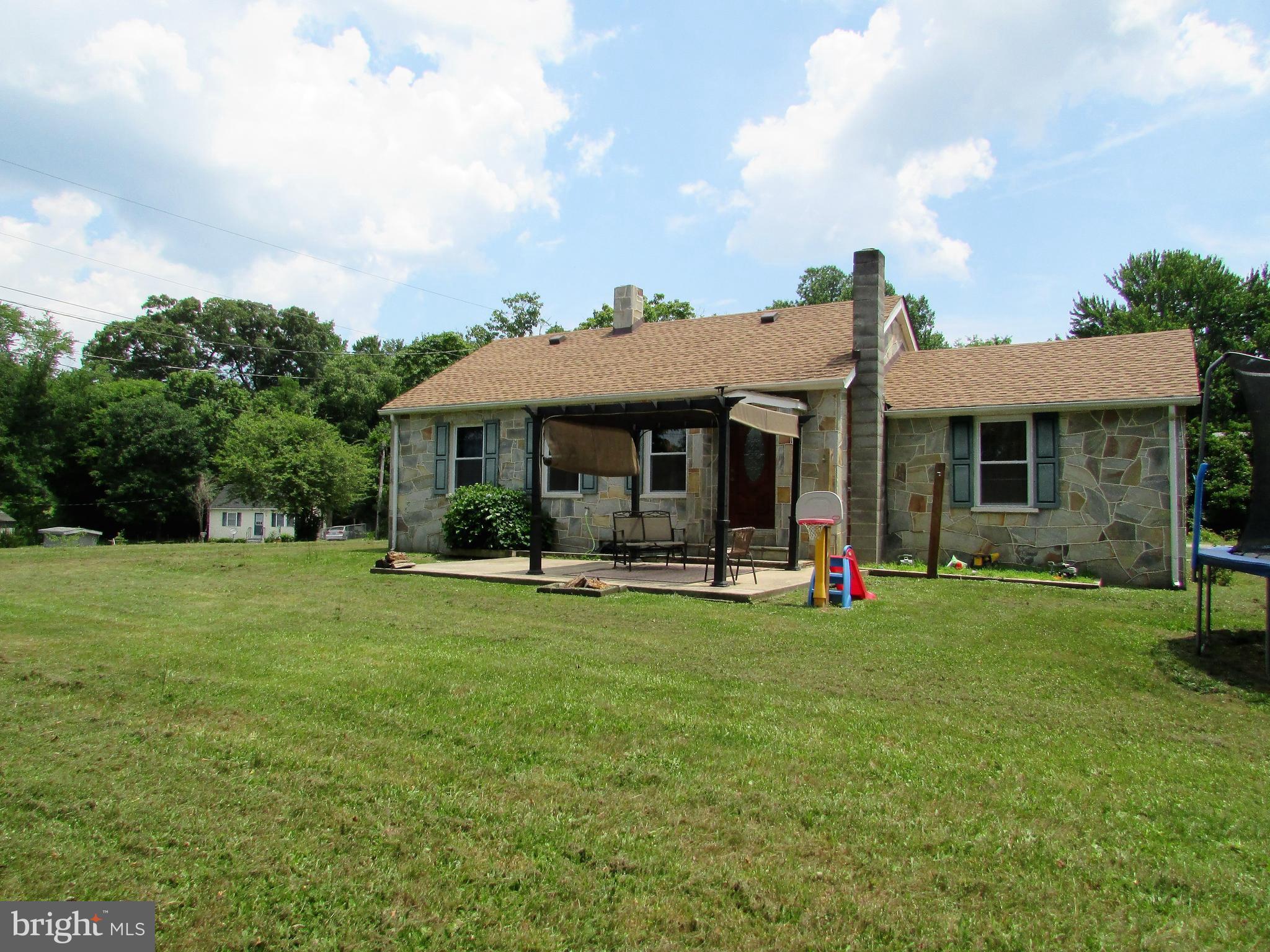 SUNNYSIDE/VASQUEZ - Residential Lease