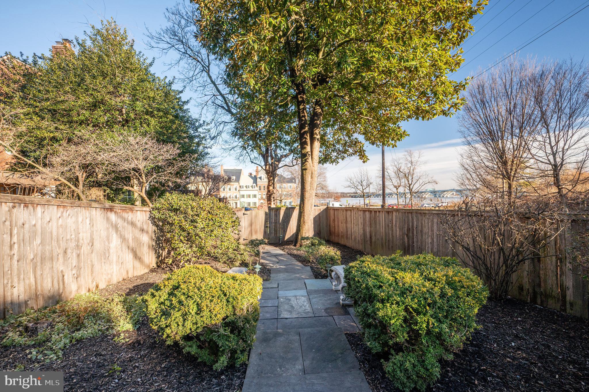 OLD TOWN - Residential