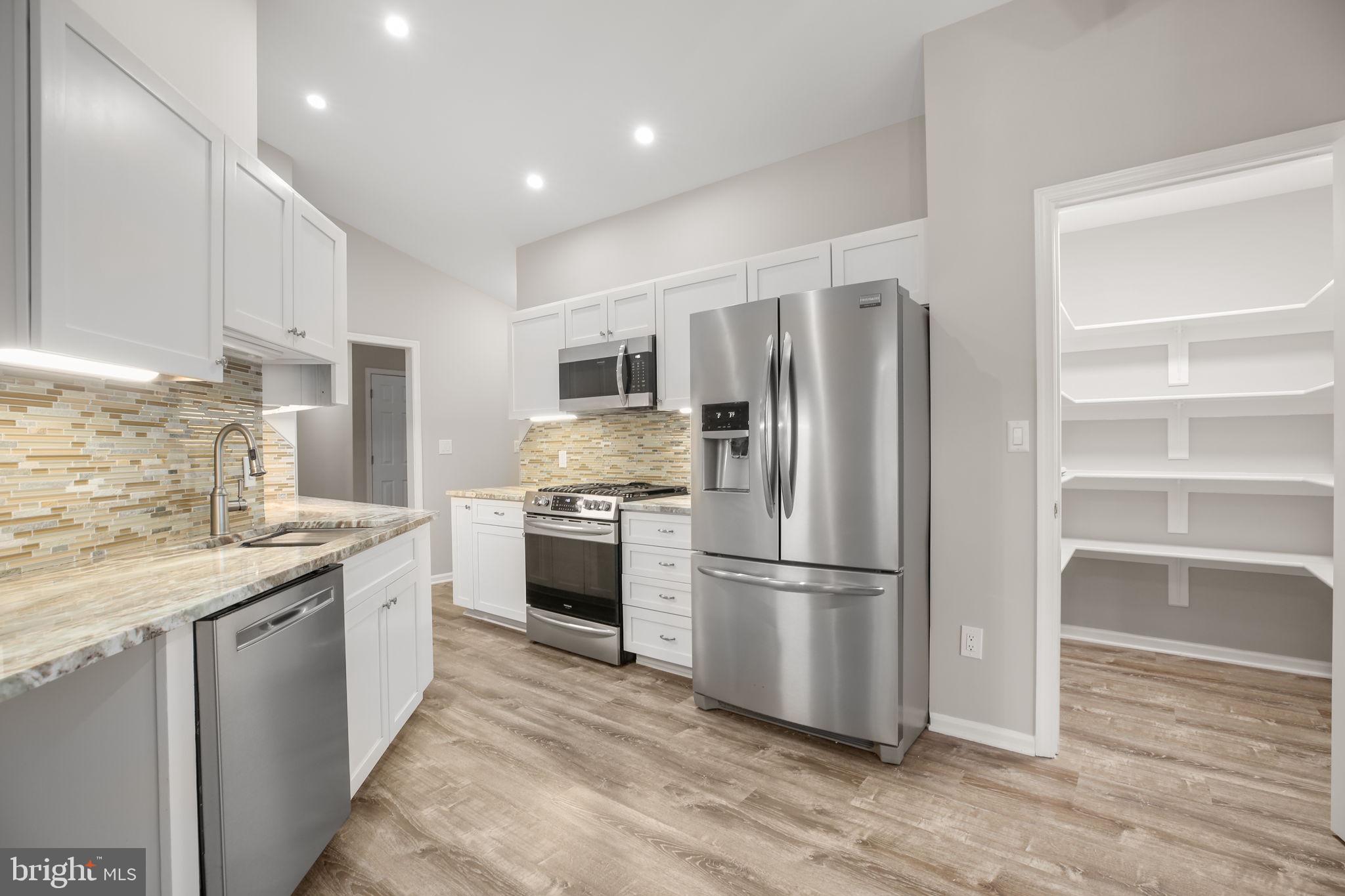 RIVER BEND - Residential