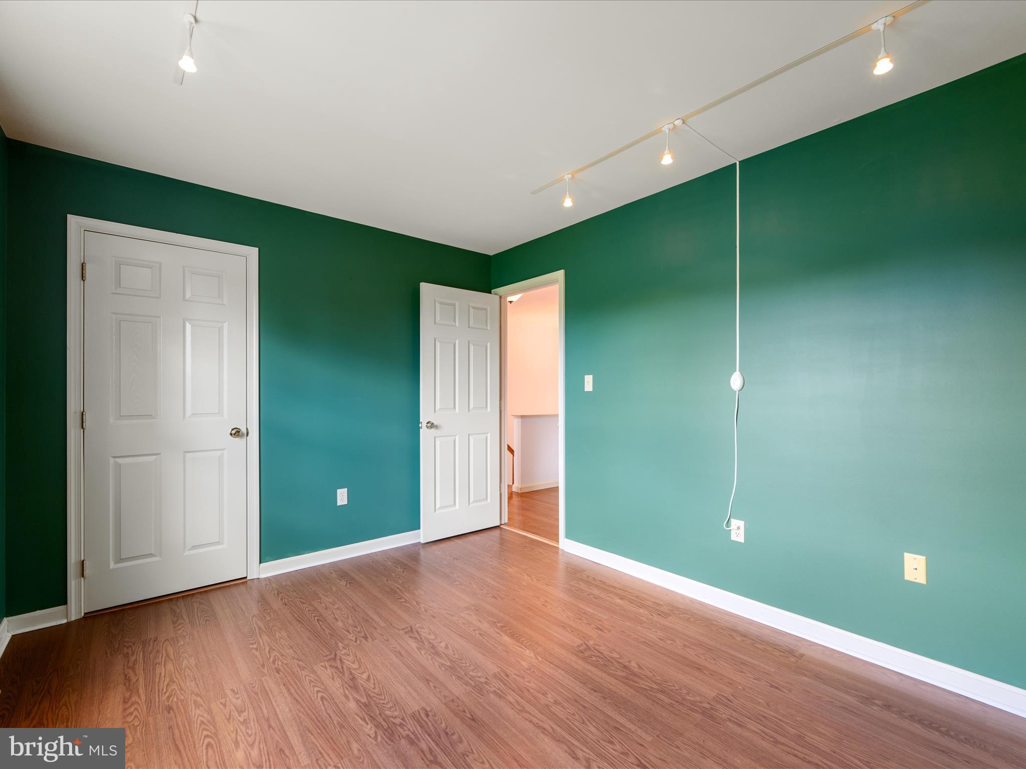 GLENDALE ESTATES - Residential