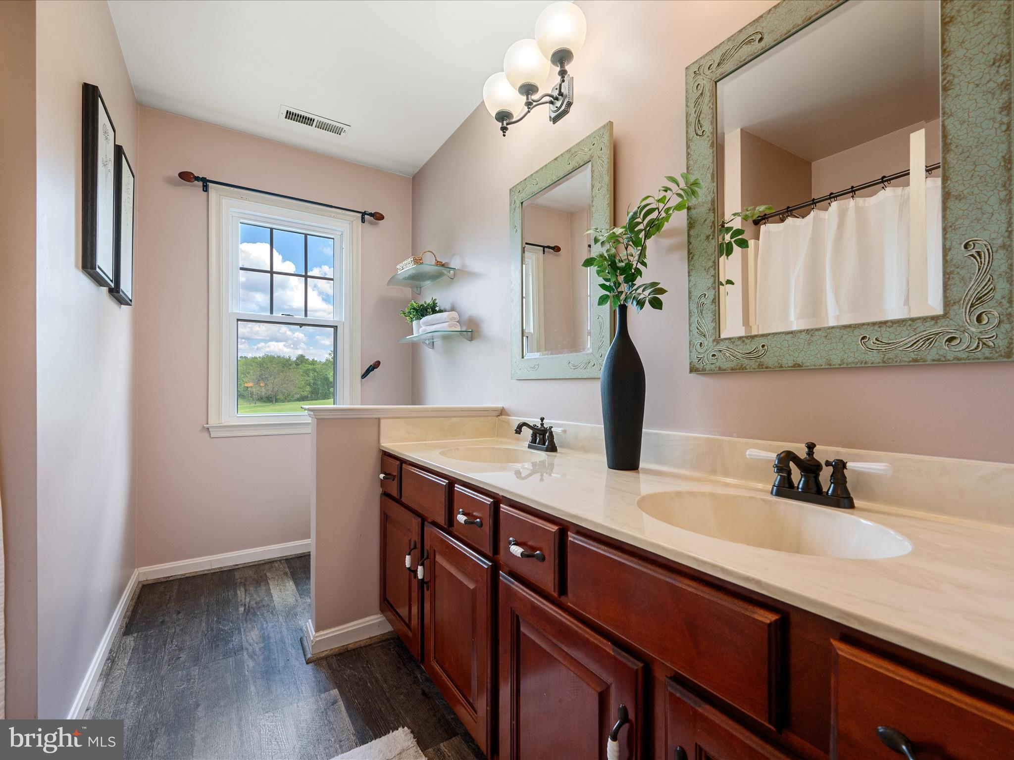 GLENDALE ESTATES - Residential