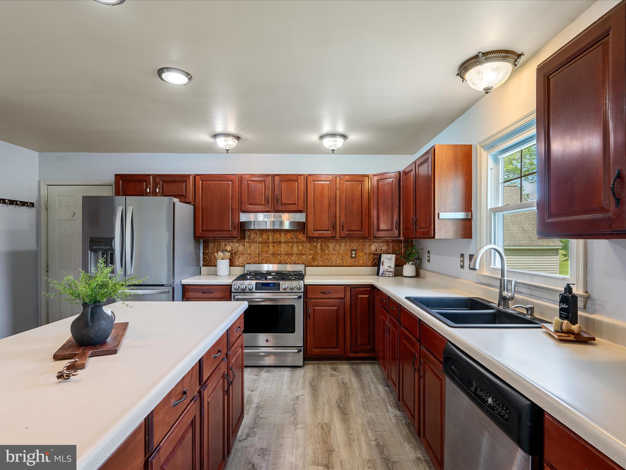 GLENDALE ESTATES - Residential