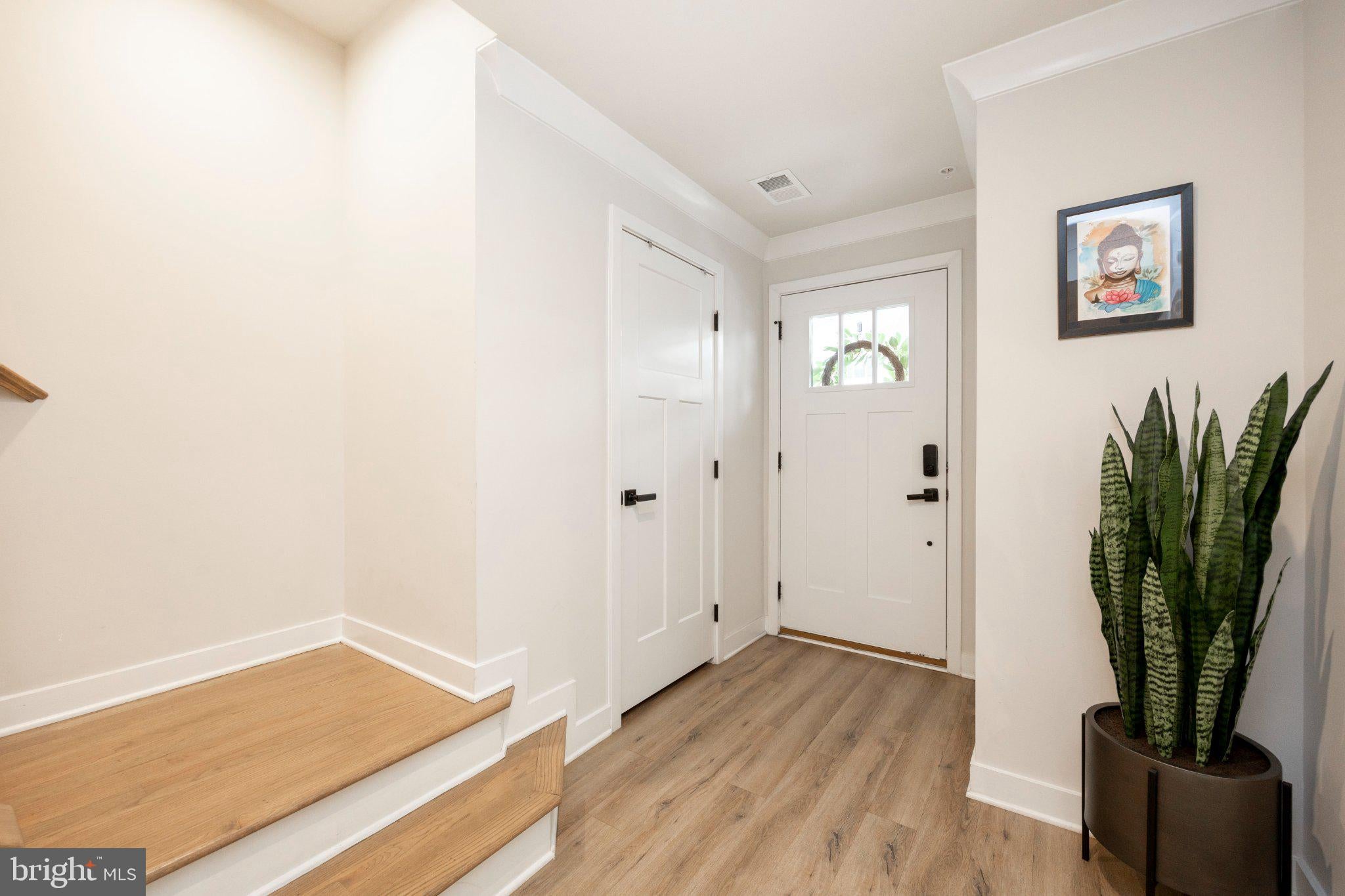 611 HOLYWELL DRIVE