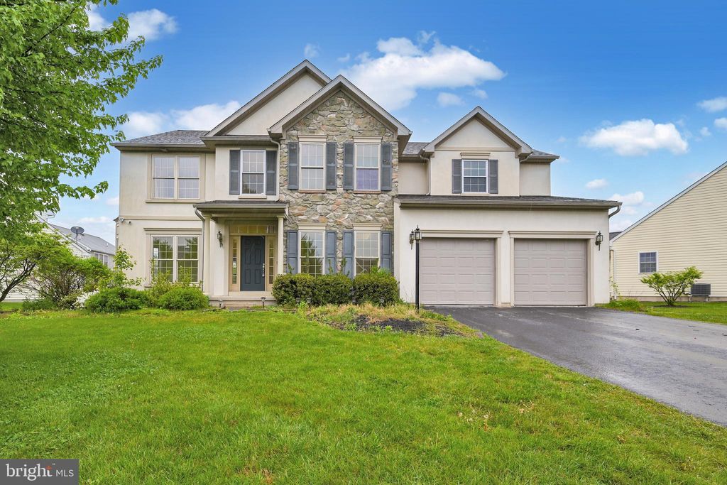 Photo of 241 GREYSTONE LN, QUARRYVILLE, PA 17566 (MLS # PALA2033500)