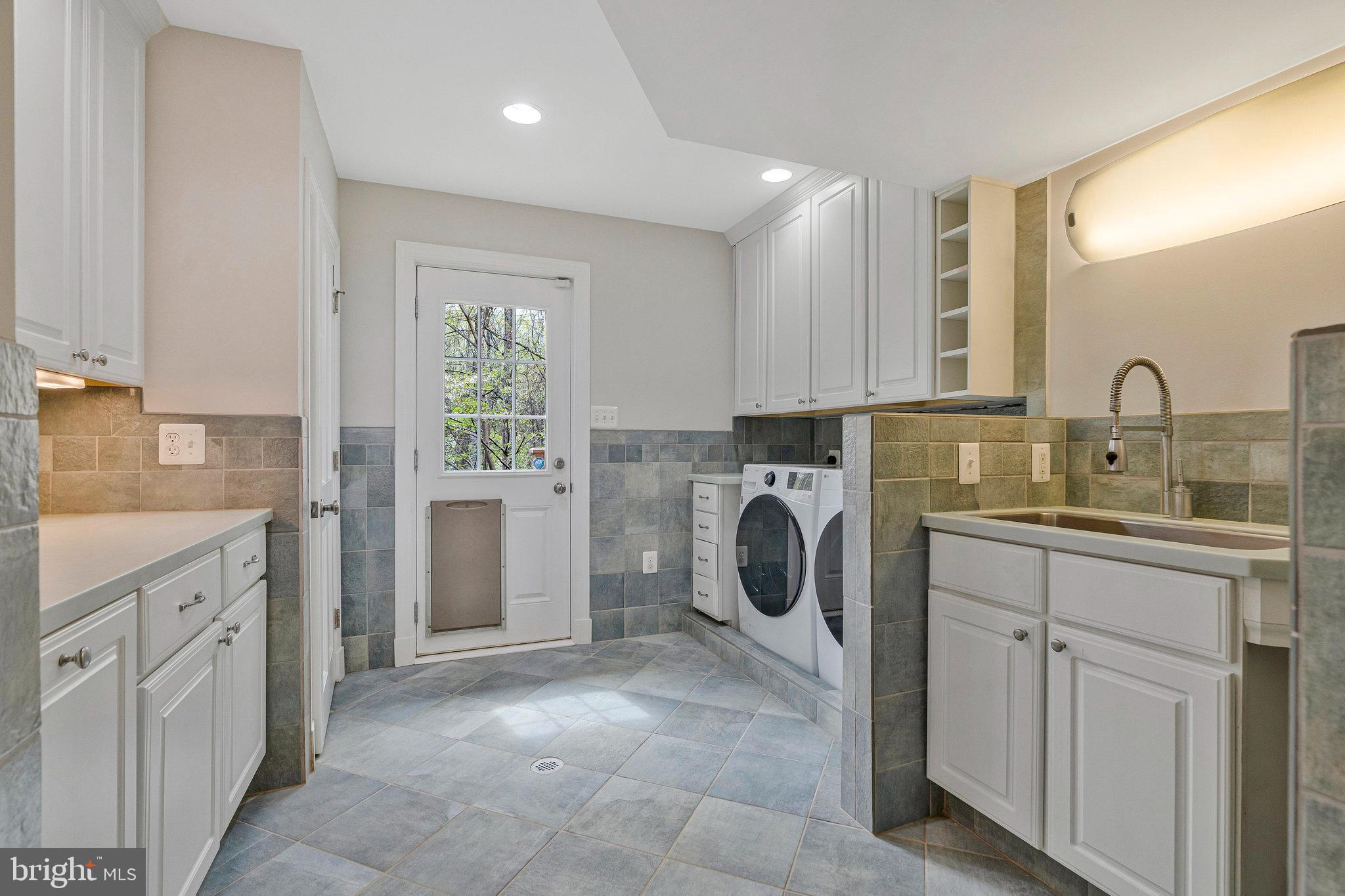 LEIGH MILL MEADOWS - Residential