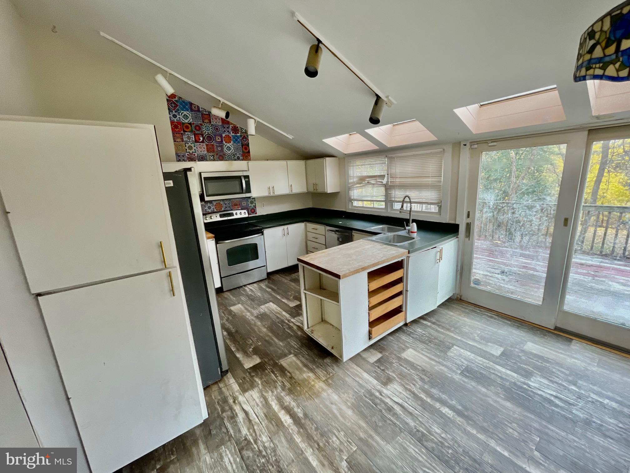 ELKINS PARK - Residential