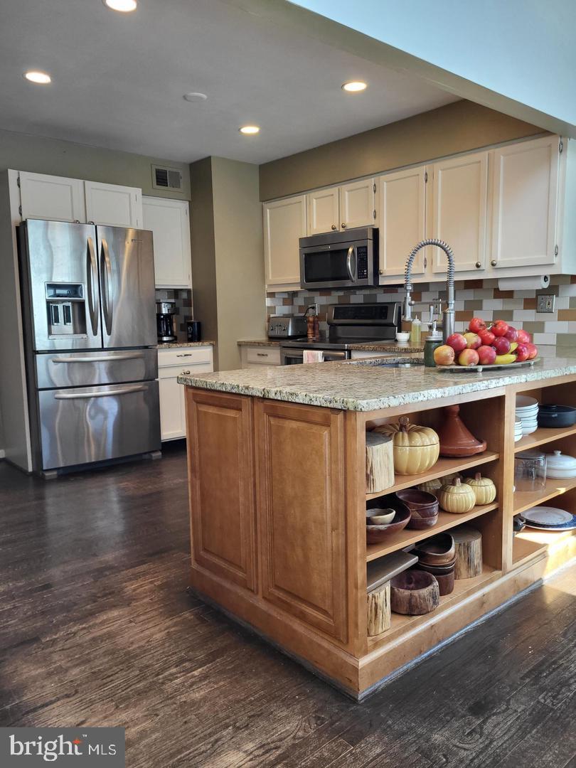 833 BALLS BLUFF ROAD NE