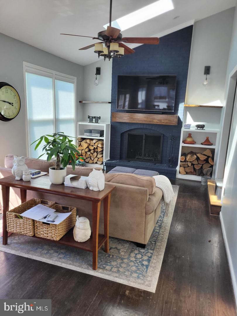 833 BALLS BLUFF ROAD NE