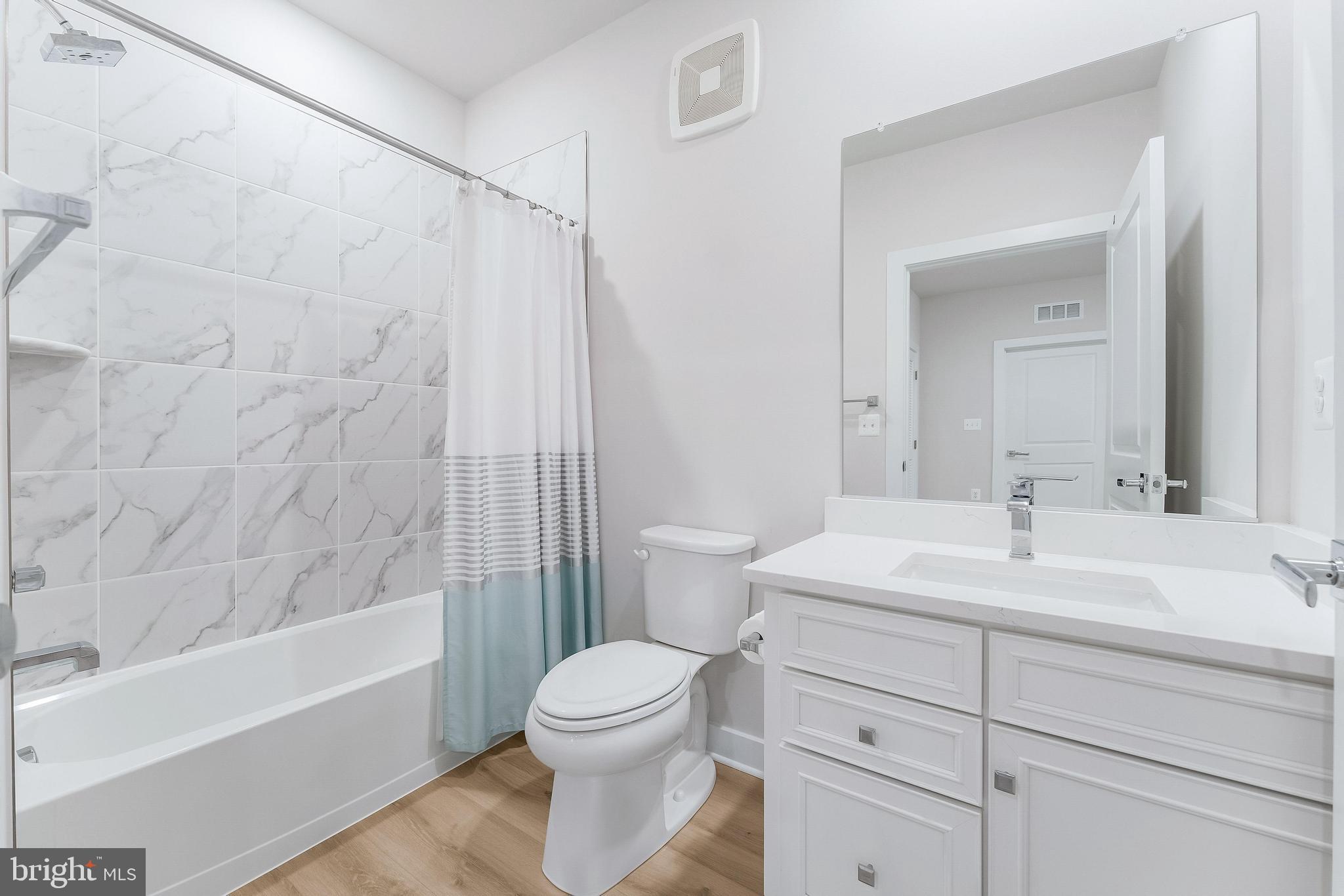 WOODLAND PARK STATION - Residential Lease