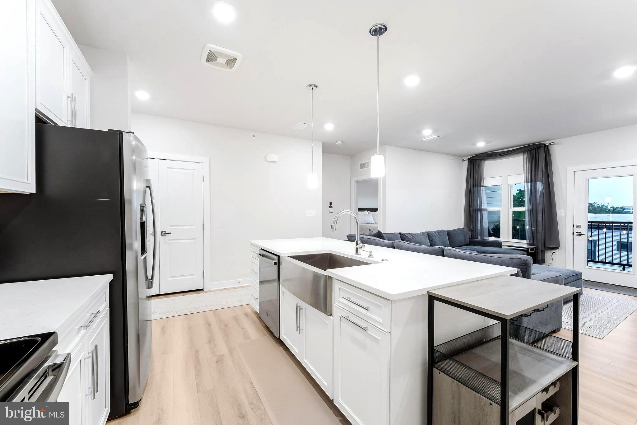 WOODLAND PARK STATION - Residential Lease