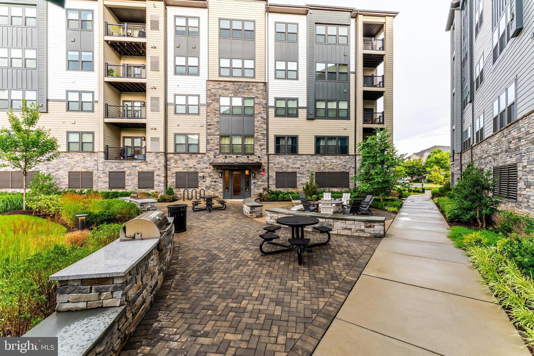 WOODLAND PARK STATION - Residential Lease