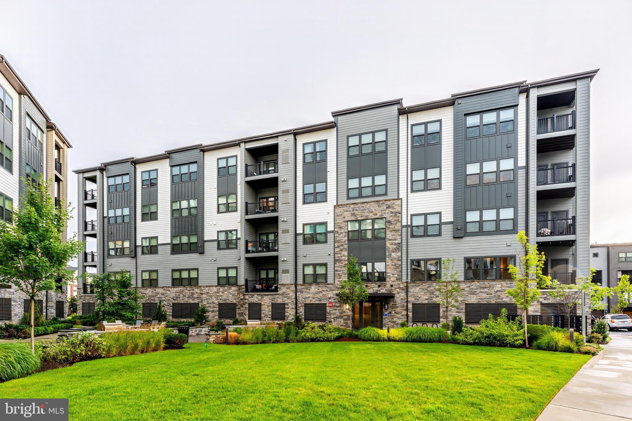 WOODLAND PARK STATION - Residential Lease