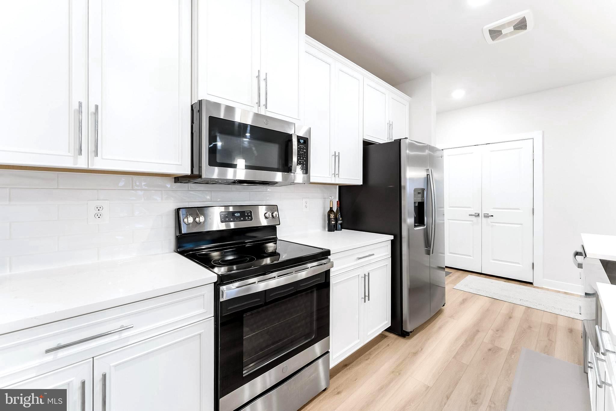 WOODLAND PARK STATION - Residential Lease