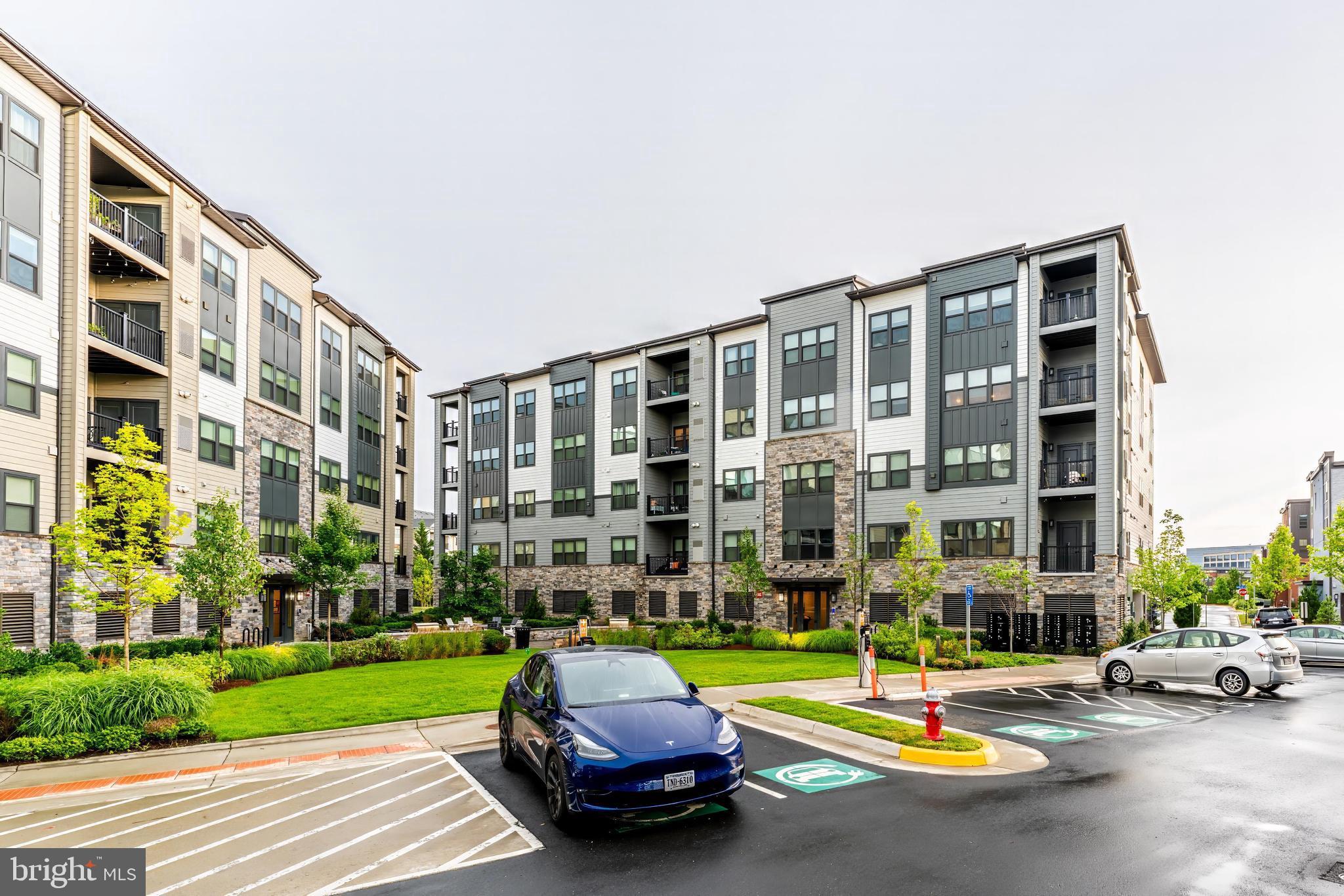 WOODLAND PARK STATION - Residential Lease