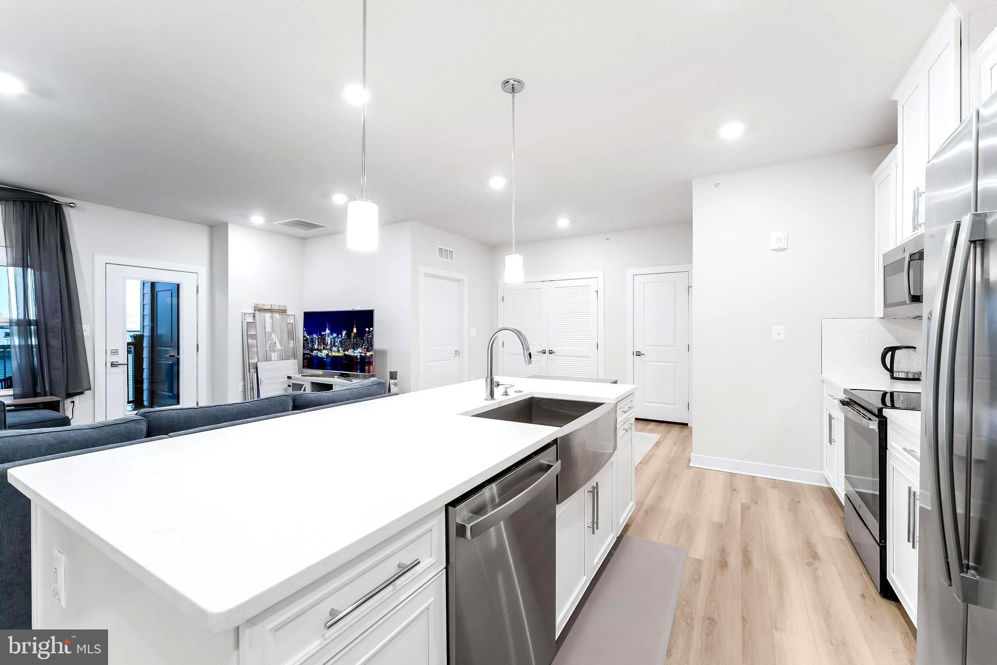 WOODLAND PARK STATION - Residential Lease