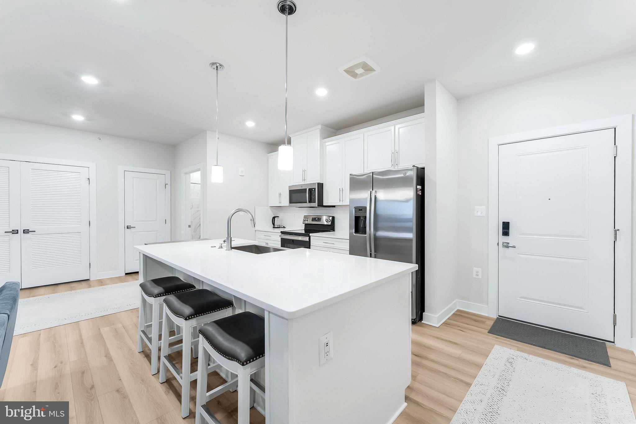 WOODLAND PARK STATION - Residential Lease