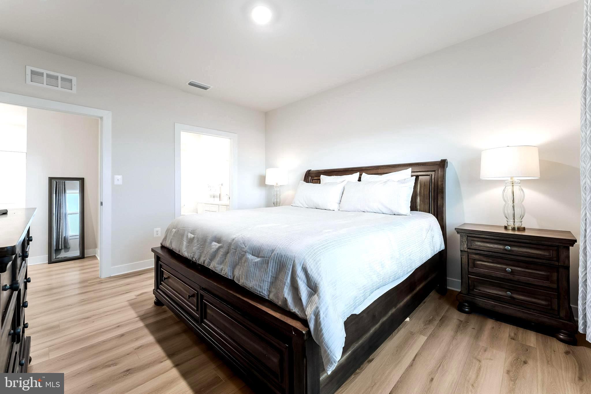 WOODLAND PARK STATION - Residential Lease