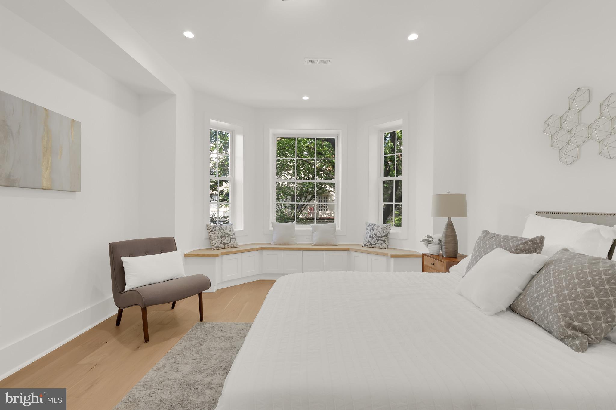 WOODLEY PARK - Residential