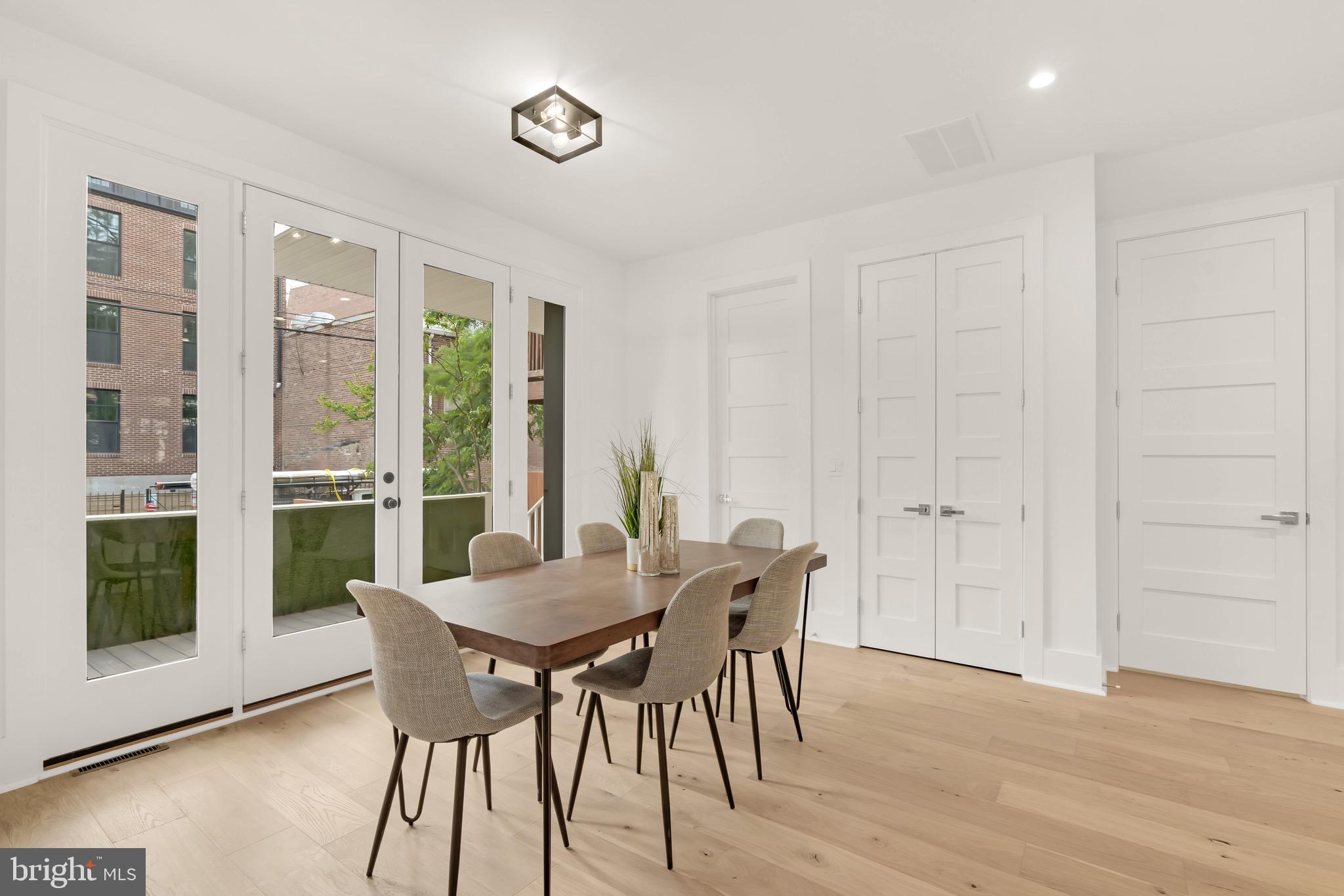 WOODLEY PARK - Residential