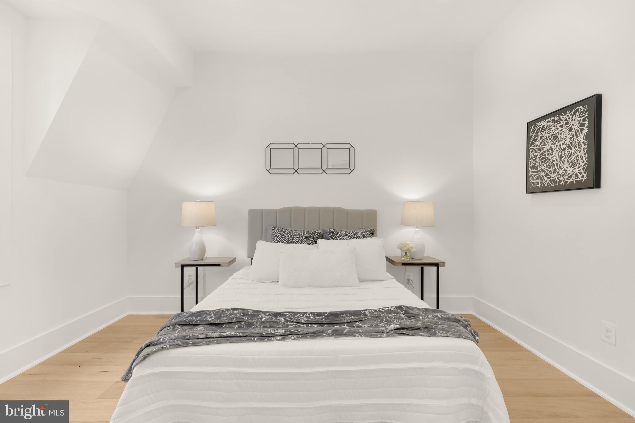 WOODLEY PARK - Residential