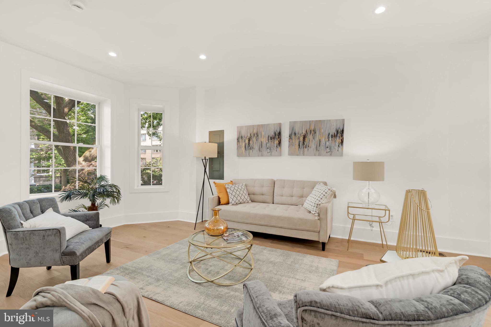 WOODLEY PARK - Residential