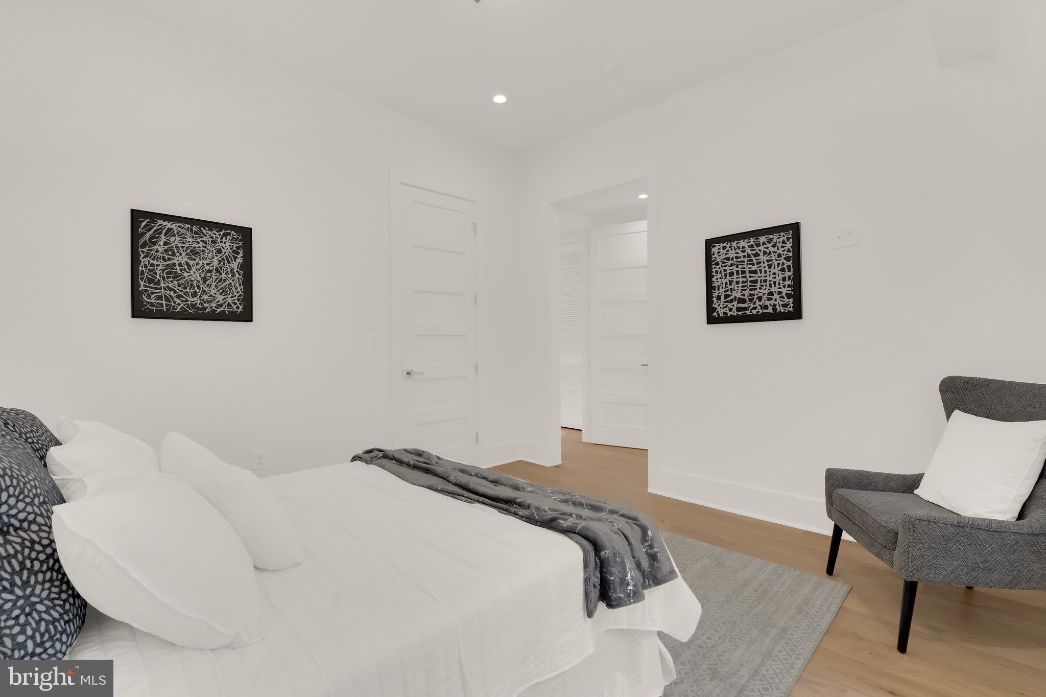 WOODLEY PARK - Residential