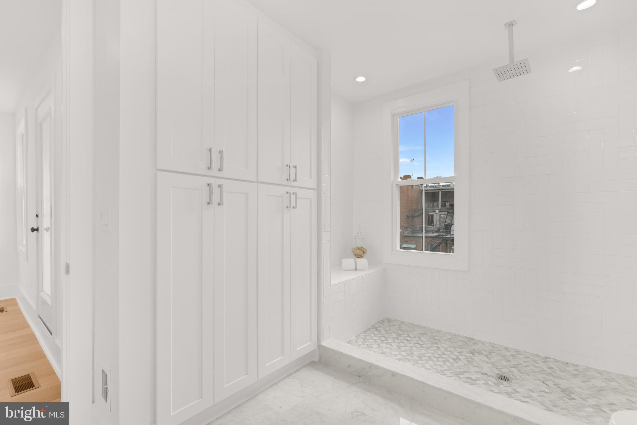WOODLEY PARK - Residential