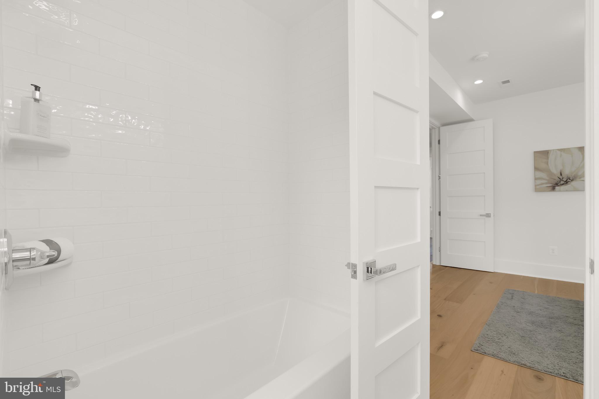 WOODLEY PARK - Residential