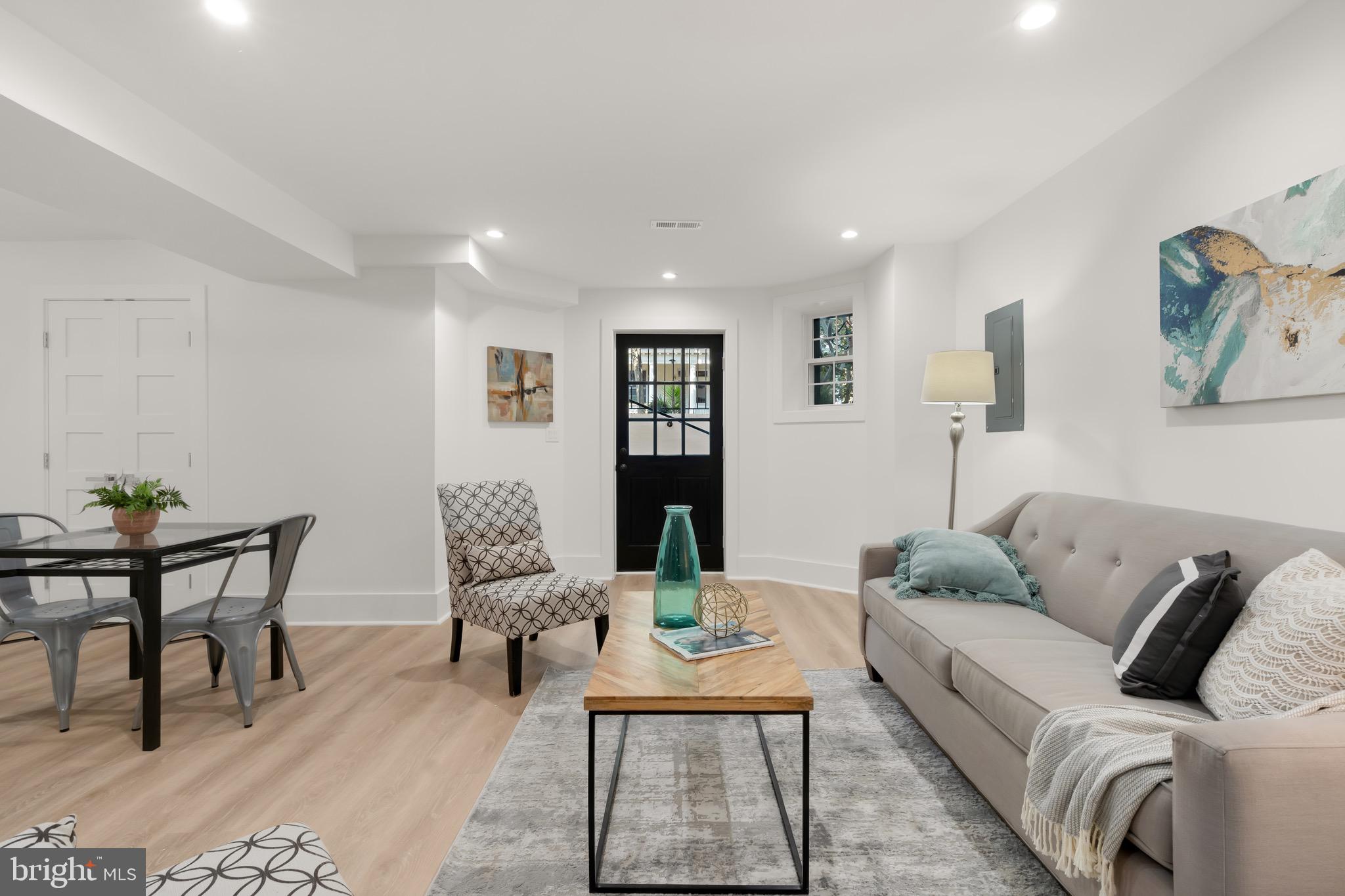 WOODLEY PARK - Residential