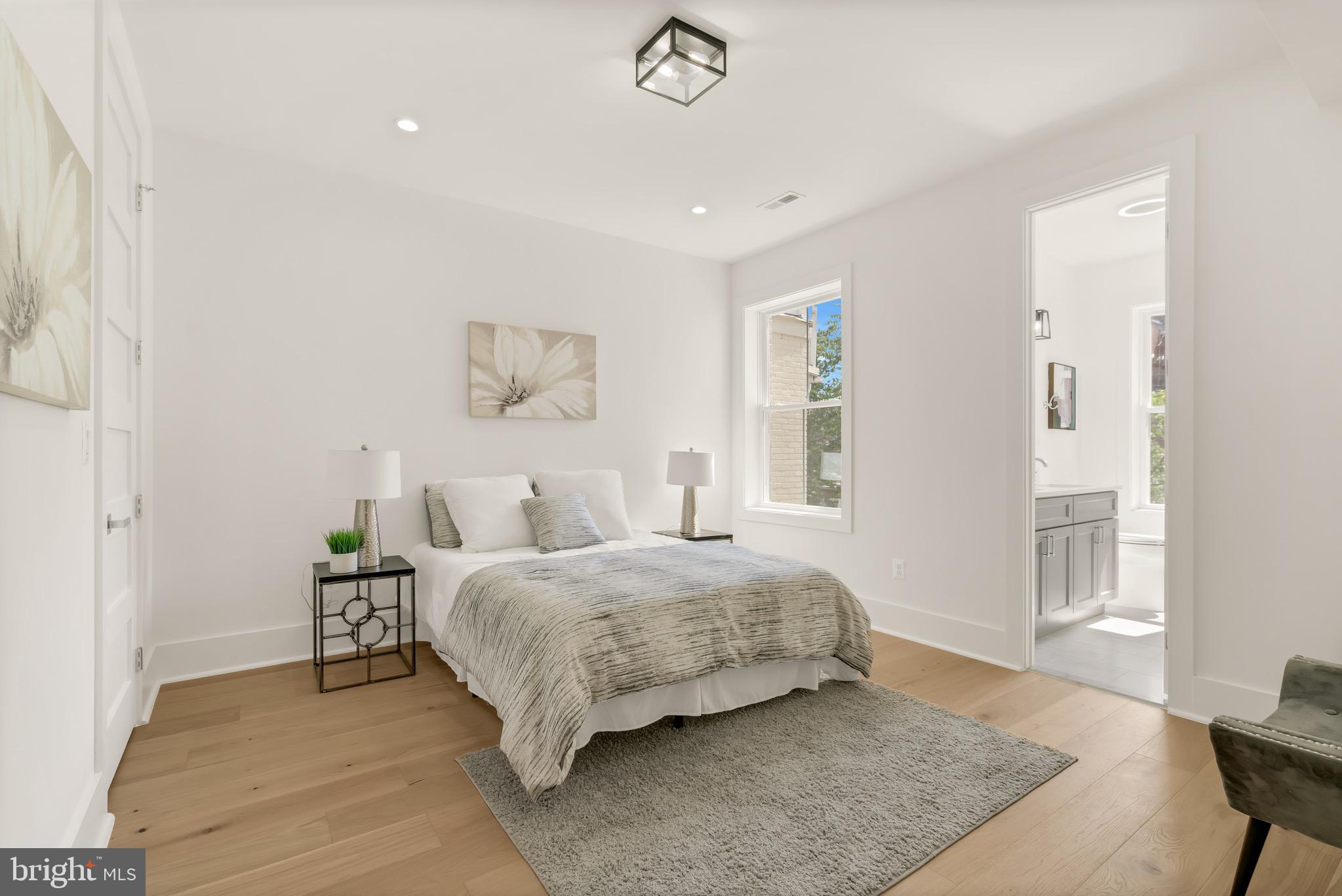 WOODLEY PARK - Residential