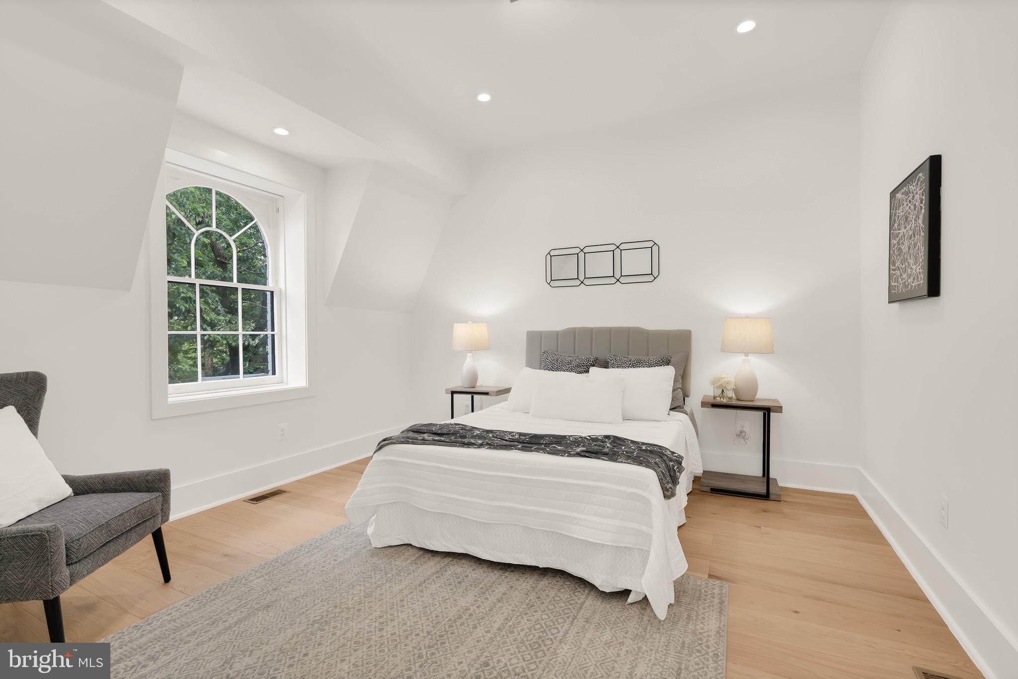 WOODLEY PARK - Residential