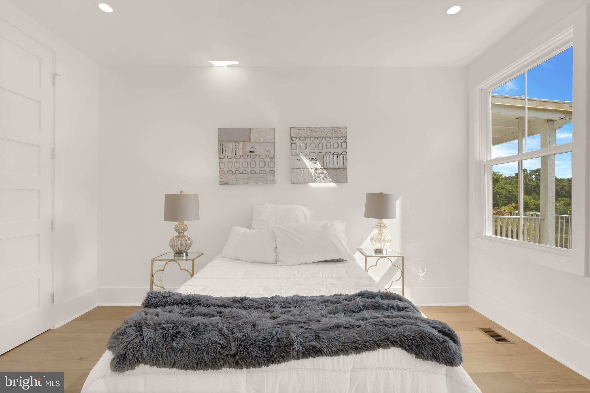 WOODLEY PARK - Residential