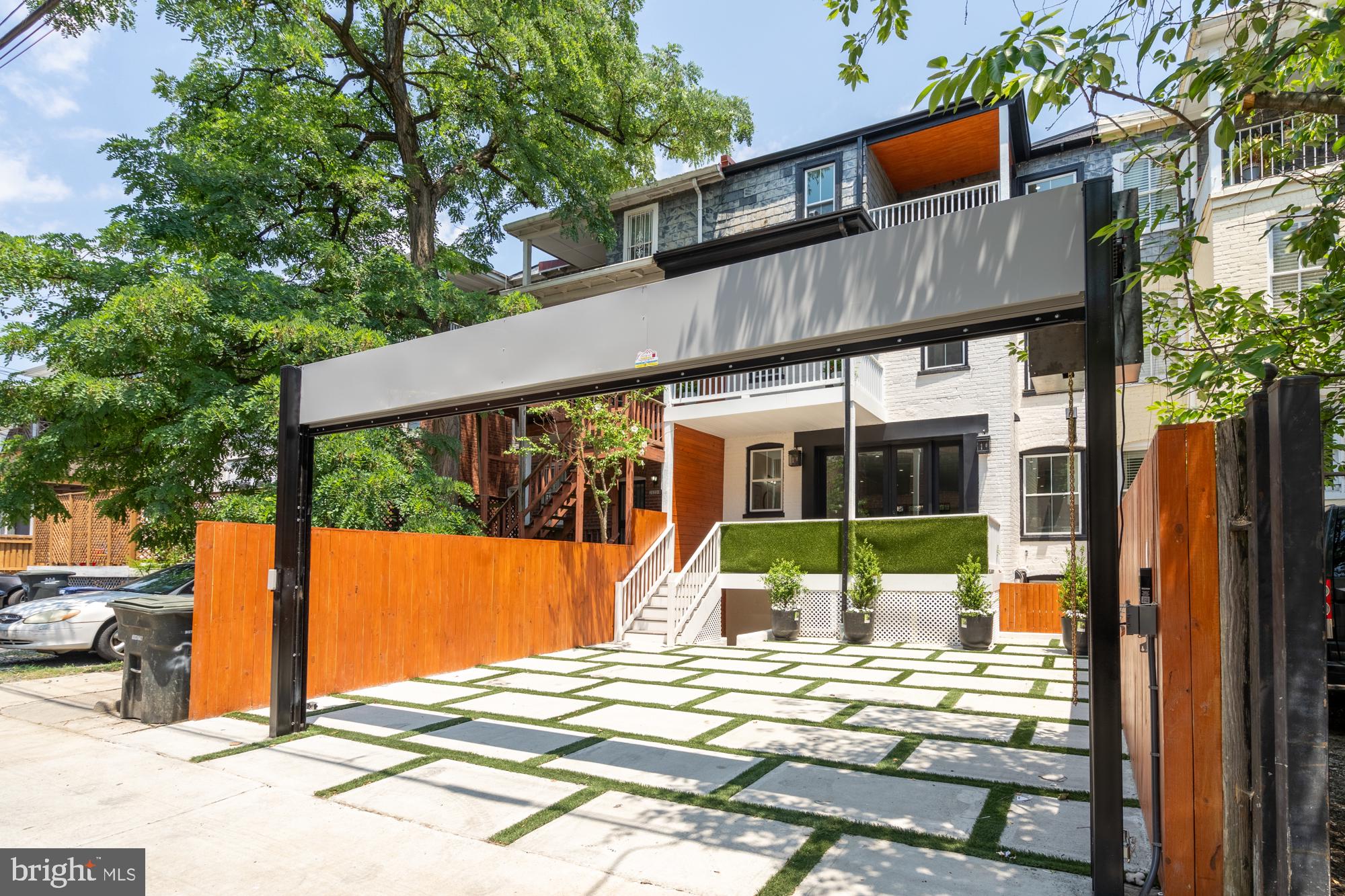 WOODLEY PARK - Residential