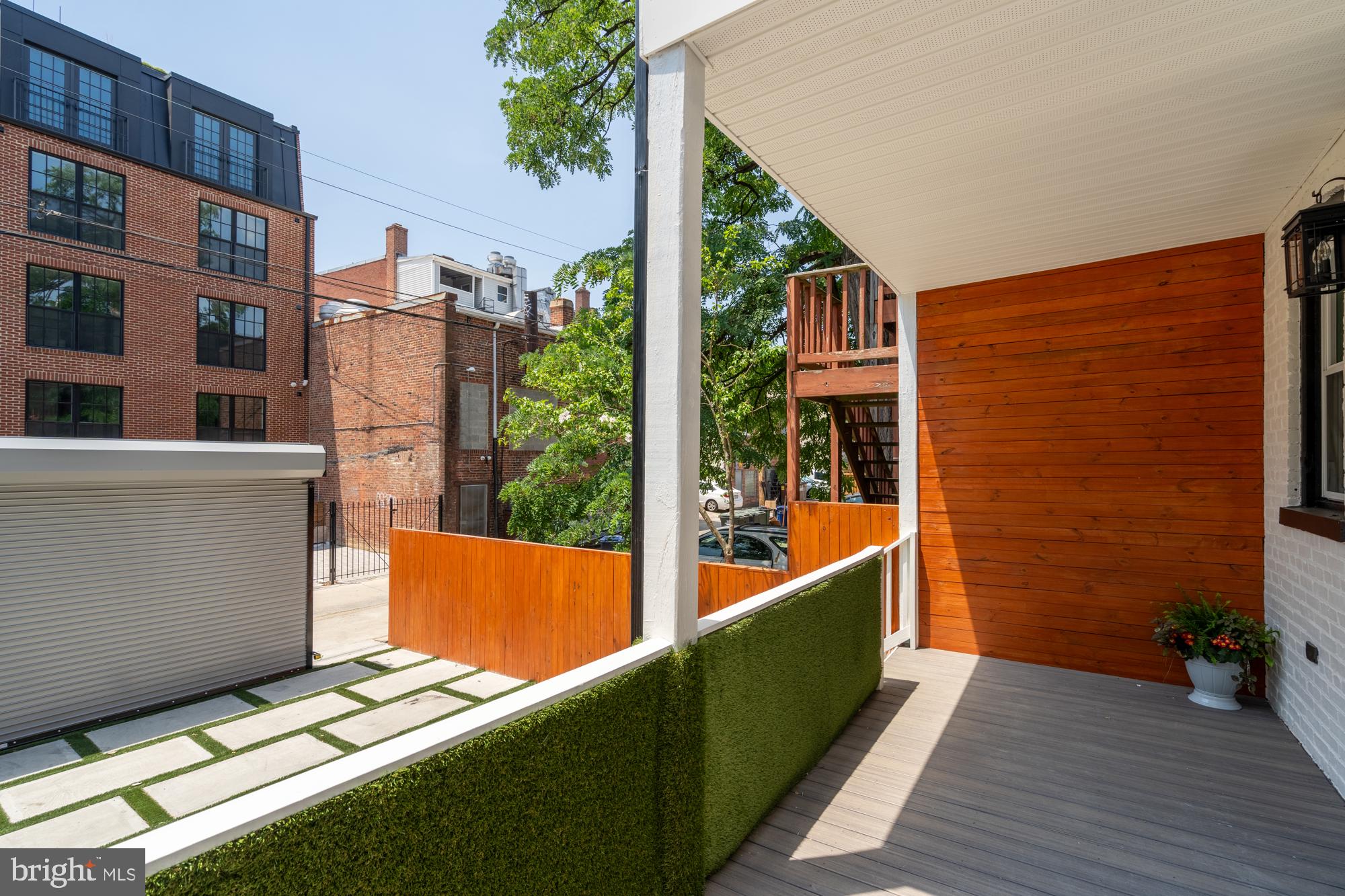 WOODLEY PARK - Residential