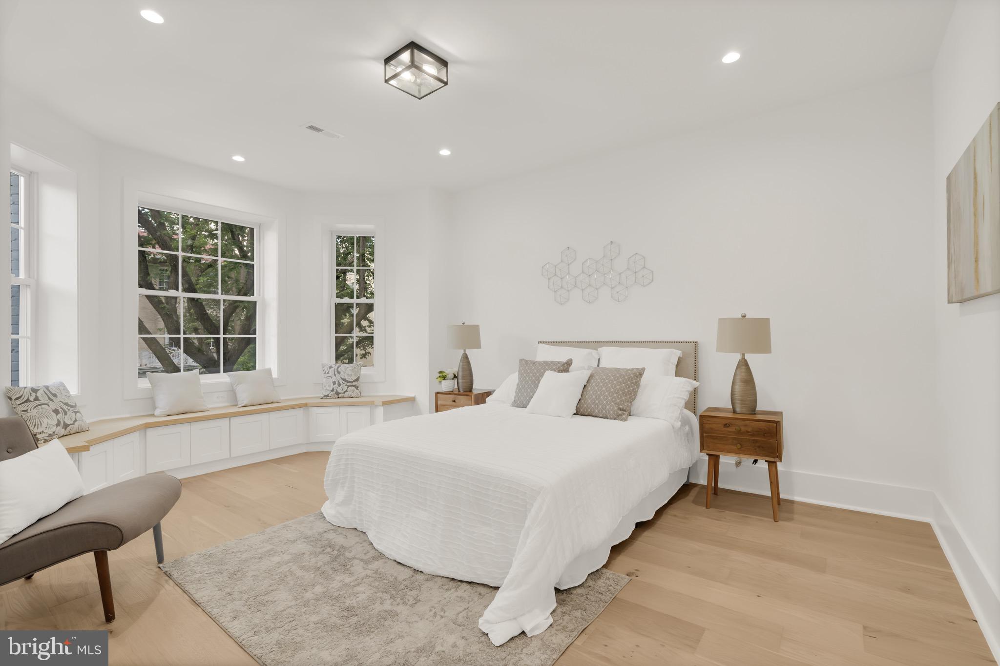 WOODLEY PARK - Residential