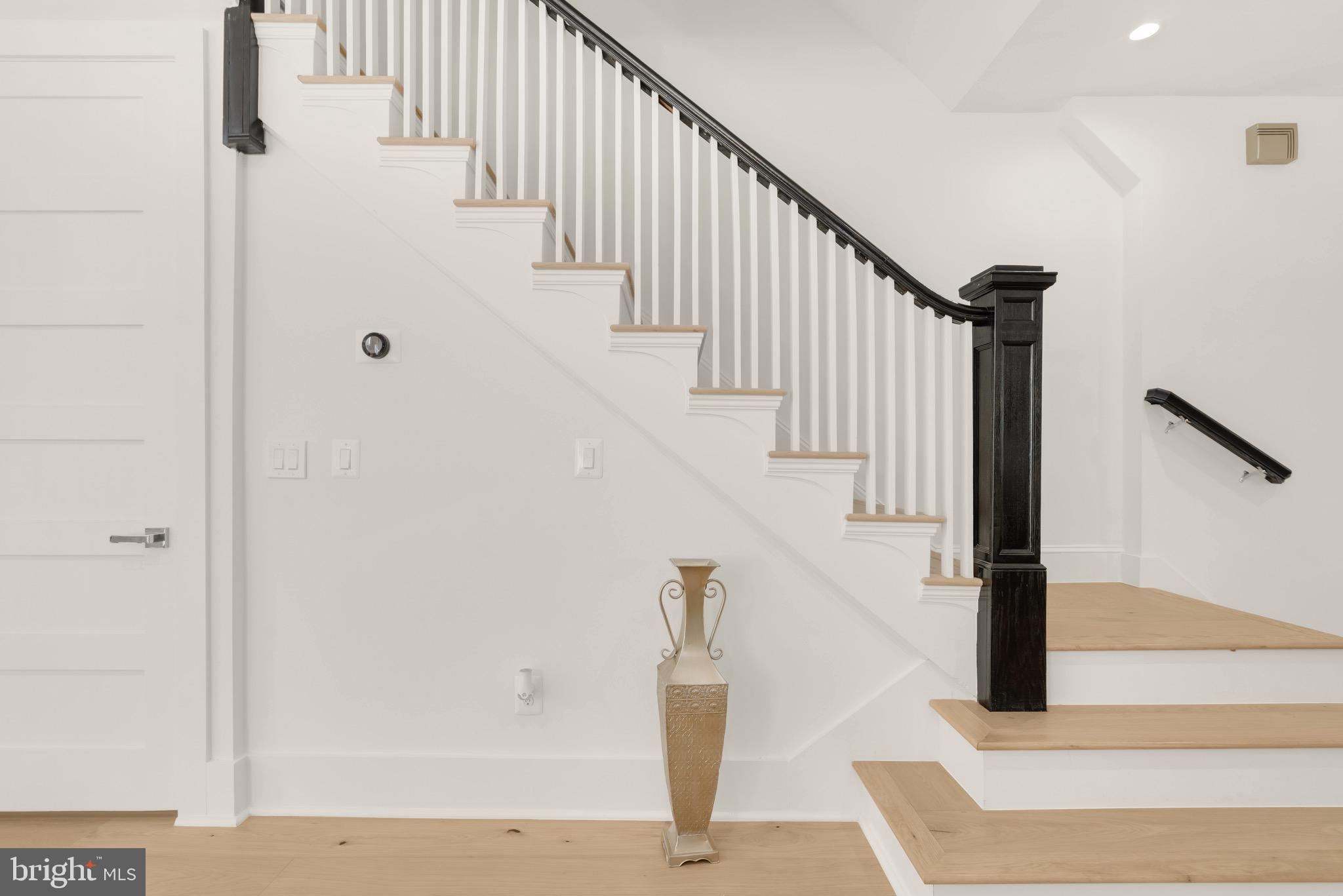 WOODLEY PARK - Residential