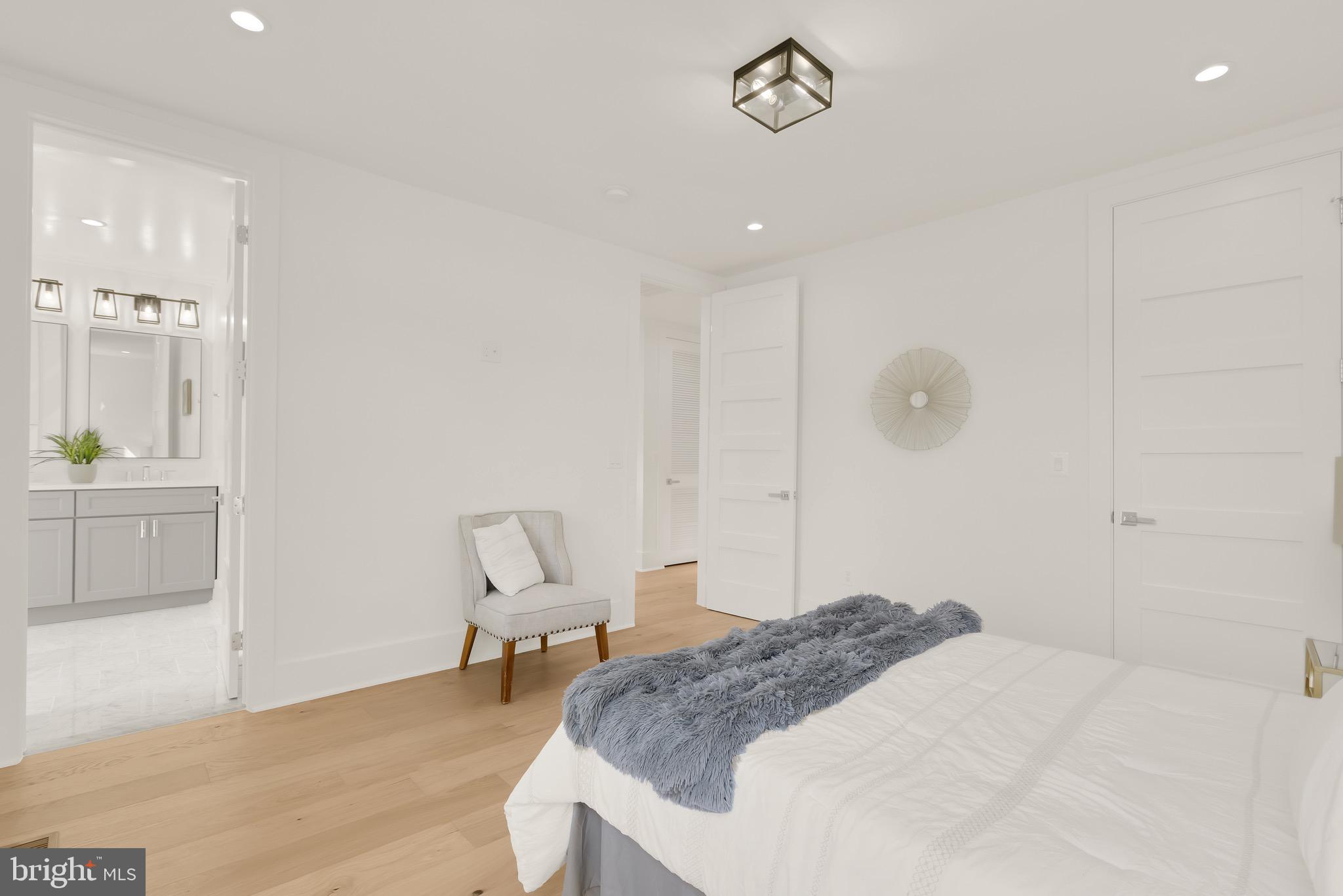 WOODLEY PARK - Residential