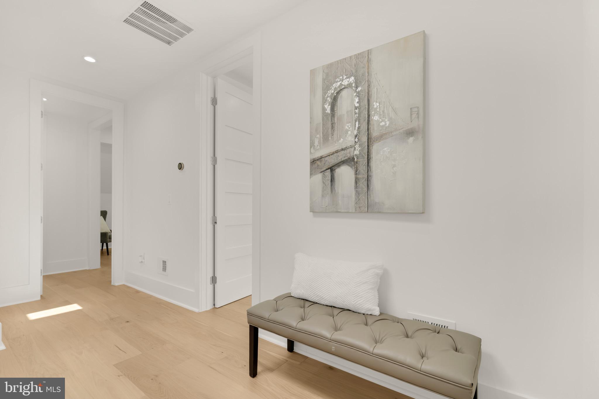WOODLEY PARK - Residential