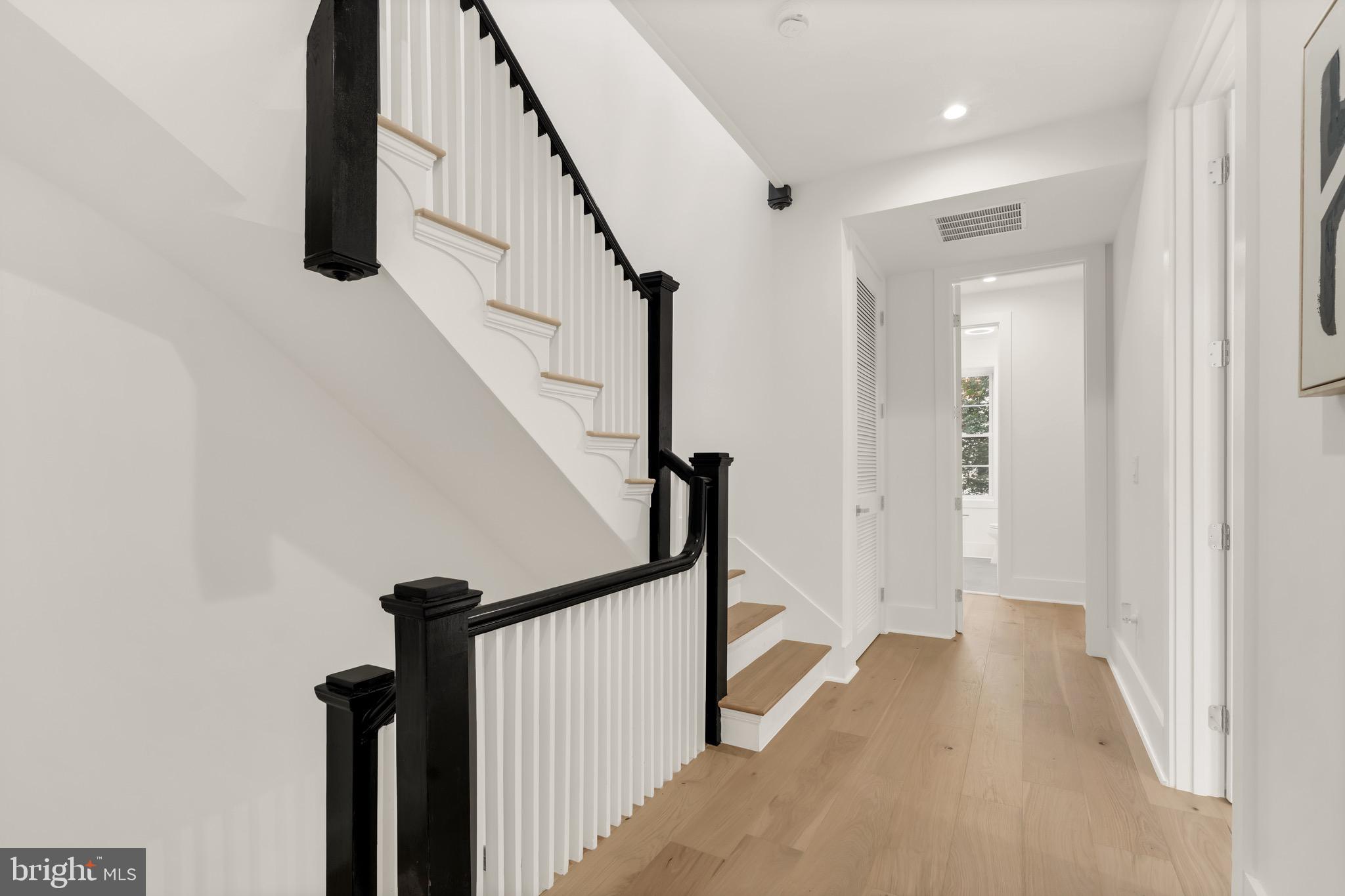 WOODLEY PARK - Residential