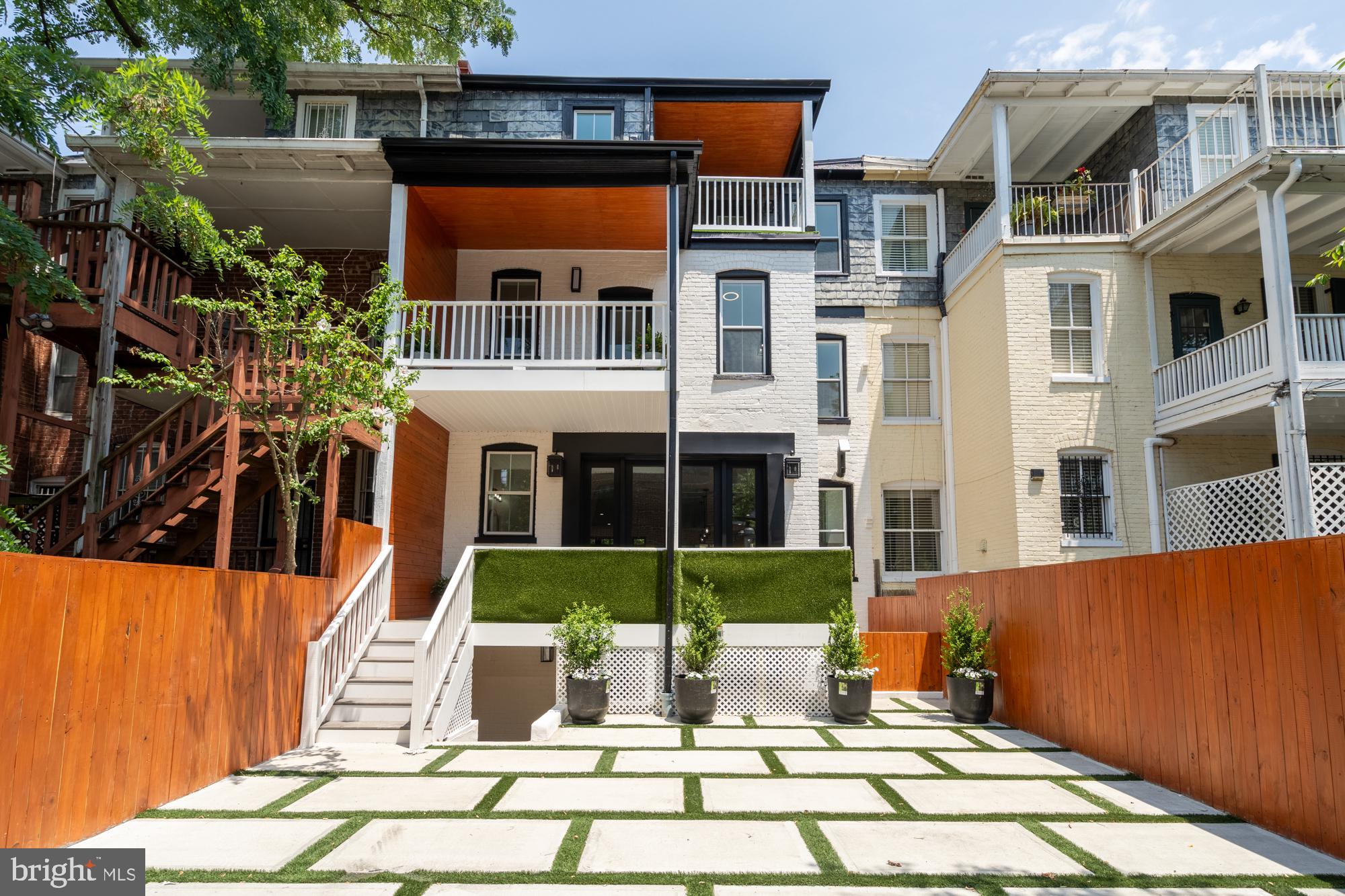WOODLEY PARK - Residential