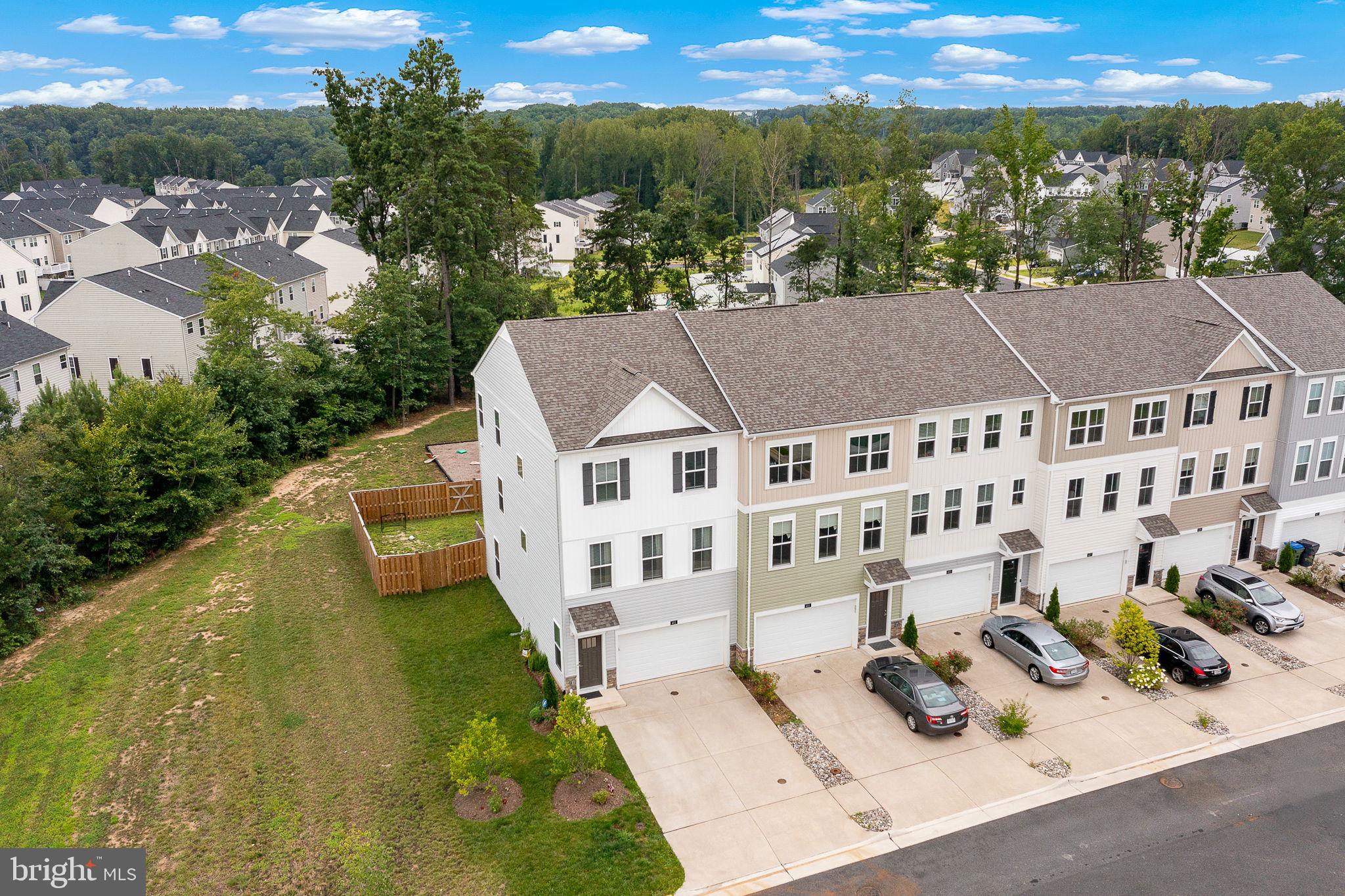 401 SNOWBERRY LANE