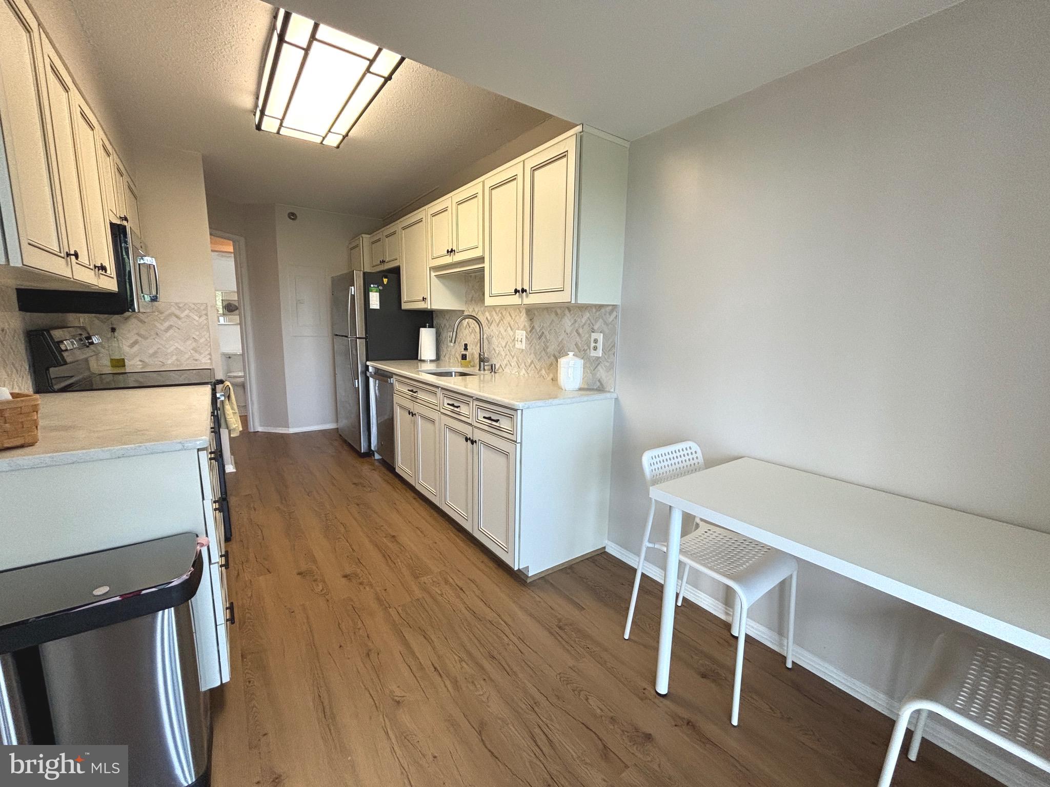 GREENS AT LEISURE WORLD - Residential Lease