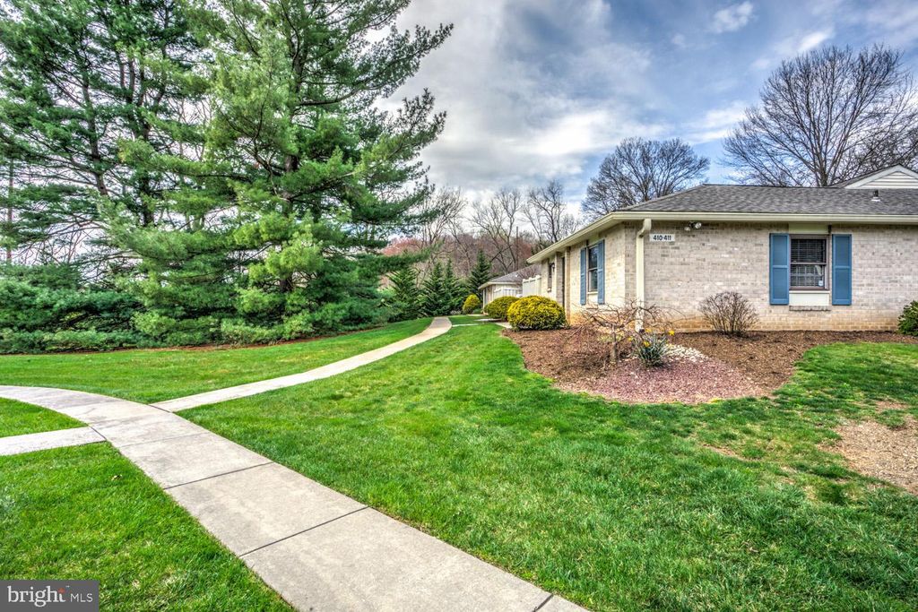 Photo of 410 Valleybrook Drive, Lancaster, PA 17601 (MLS # PALA2049302)