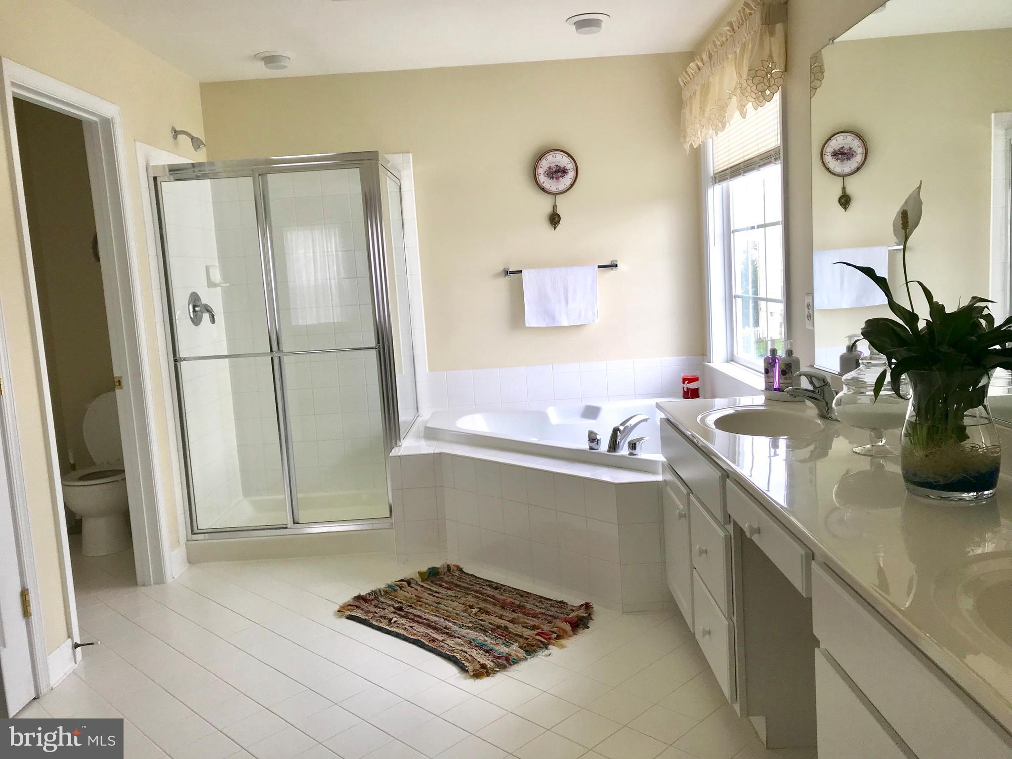 GALYN MANOR - Residential