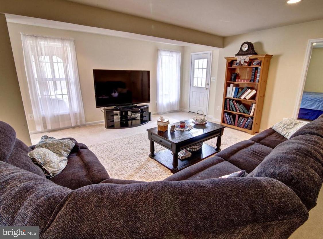 GALYN MANOR - Residential