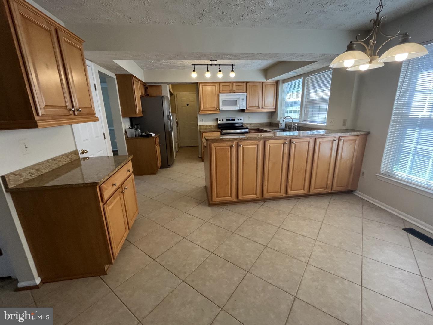 SPRING LAKE FARM - Residential Lease