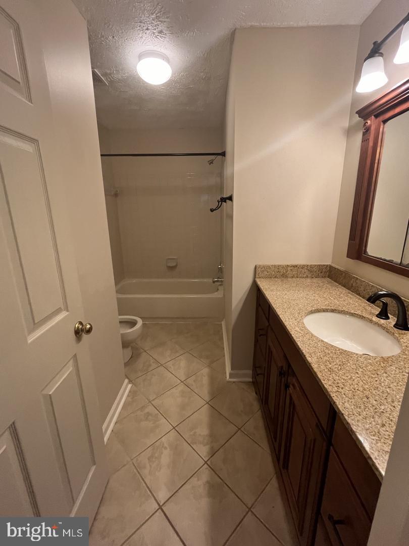 SPRING LAKE FARM - Residential Lease