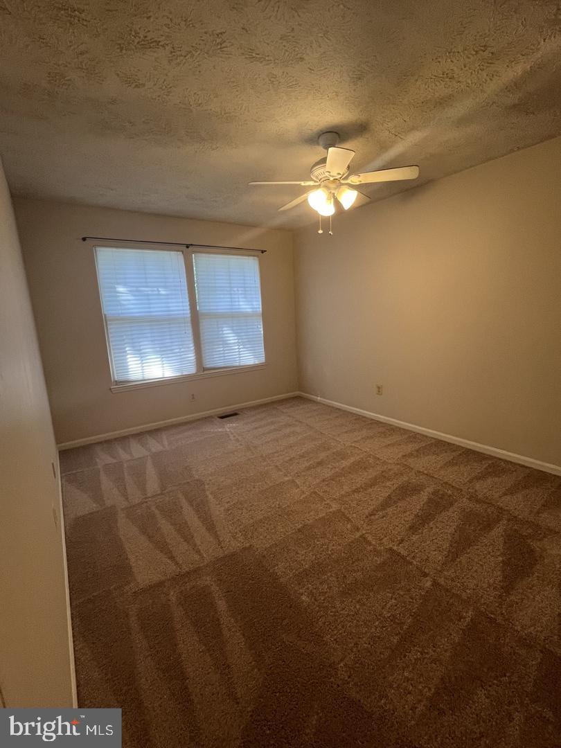 SPRING LAKE FARM - Residential Lease